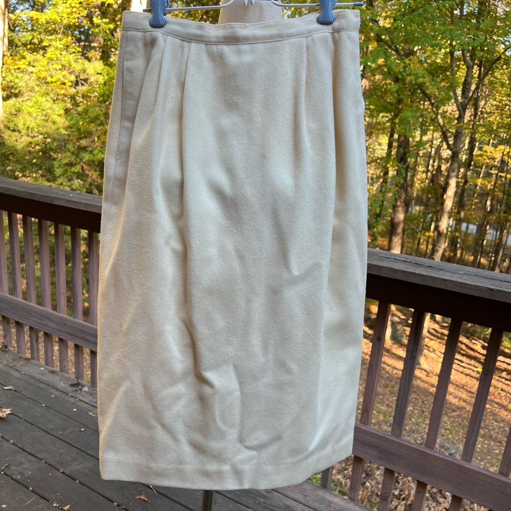 Vintage Bretton Place wool Cream Skirt size 10